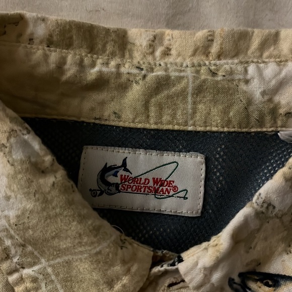 Worldwide sportsman button up colored shirt with mesh and vented back - Picture 2 of 5